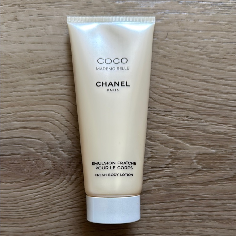 CHANEL Coco Mademoiselle Fresh Body Lotion - Cream